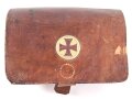 Kaiserreich und 1.Weltkrieg, Koppeltasche für Angehörige der Freiwilligen Sanitätskolonnen in gutem Zustand. Maße etwa 13 x 19 x 8cm
