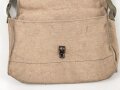 Tasche mit Trageriemen Wehrmacht. Maße etwa 30 x 40 x 7cm