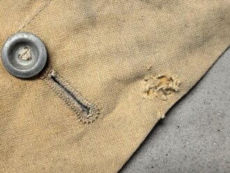 Sandfarbene Zeltbahn, meiner Meinung nach typisch deutsche Fertigung aus den 1930/40iger Jahren. Ungereinigtes Stück , keine Markierungen