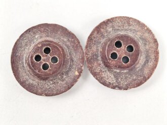 Zwei Zeltbahnknöpfe Wehrmacht aus brauner Preßmasse