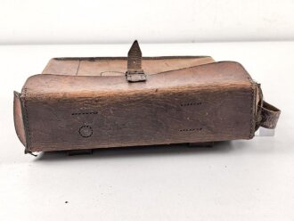SA Gruppe Nordmark, Ledertasche mit mir unbekannter Verwendung. Maße etwa 21 x 23 x 6cm