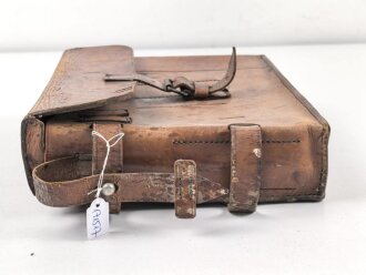 SA Gruppe Nordmark, Ledertasche mit mir unbekannter Verwendung. Maße etwa 21 x 23 x 6cm