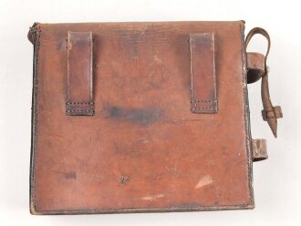 SA Gruppe Nordmark, Ledertasche mit mir unbekannter Verwendung. Maße etwa 21 x 23 x 6cm