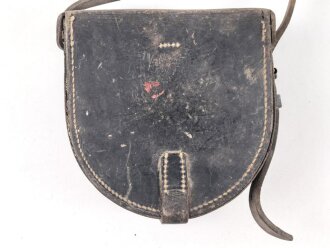 Ledertasche Reichswehr datiert 1935. Ungereinigtes Stück, Deckelbreite 16,5cm