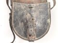 Ledertasche Reichswehr datiert 1935. Ungereinigtes Stück, Deckelbreite 16,5cm