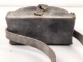 Ledertasche Reichswehr datiert 1935. Ungereinigtes Stück, Deckelbreite 16,5cm