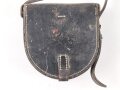 Ledertasche Reichswehr datiert 1935. Ungereinigtes Stück, Deckelbreite 16,5cm