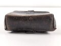 Koppeltasche aus geschwärztem Leder, Maße etwa 11 x 15 x 6cm