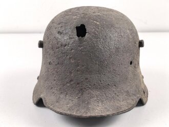 1.Weltkrieg Stahlhelmglocke, zum Teil gereinigter Bodenfund