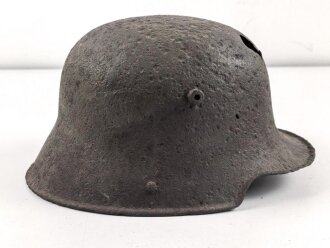 1.Weltkrieg Stahlhelmglocke, zum Teil gereinigter Bodenfund