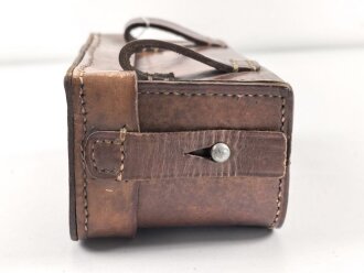 Koppeltasche für Sanitätspersonal. Keine Stempelung, Maße 8 x 18 x 9,5cm