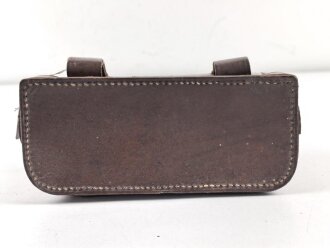Koppeltasche für Sanitätspersonal. Keine Stempelung, Maße 8 x 18 x 9,5cm