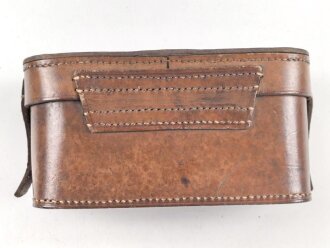 Koppeltasche für Sanitätspersonal. Keine Stempelung, Maße 8 x 18 x 9,5cm