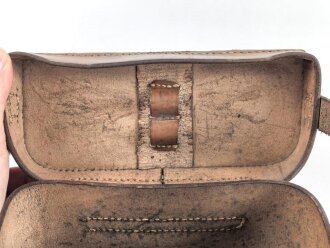 Koppeltasche für Sanitätspersonal. Keine Stempelung, Maße 8 x 18 x 9,5cm