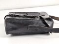 Ledertasche Reichswehr oder Wehrmacht, keine Markierungen. Ungereinigtes Stück, Maße etwa 17 x 20 x 8cm