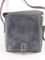 Ledertasche Reichswehr oder Wehrmacht, keine Markierungen. Ungereinigtes Stück, Maße etwa 17 x 20 x 8cm