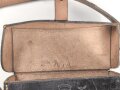 Ledertasche  Wehrmacht, datiert 1939. Ungereinigtes Stück, Maße etwa 17 x 20 x 8cm