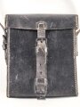 Ledertasche  Wehrmacht, datiert 1939. Ungereinigtes Stück, Maße etwa 17 x 20 x 8cm
