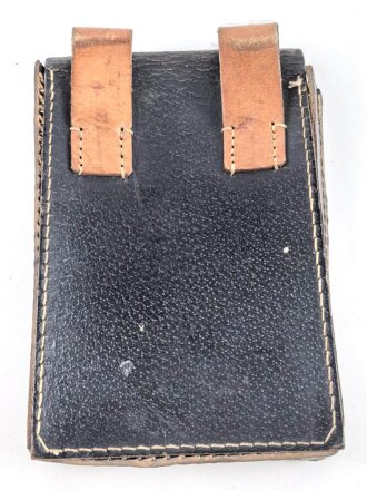 Ledertasche  Wehrmacht aus Ersatzmaterial , keine Markierungen. Ungereinigtes Stück, Maße etwa  14 x 22 x 3,5cm