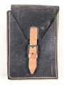 Ledertasche  Wehrmacht aus Ersatzmaterial , keine Markierungen. Ungereinigtes Stück, Maße etwa  14 x 22 x 3,5cm
