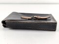 Ledertasche  Wehrmacht aus Ersatzmaterial , keine Markierungen. Ungereinigtes Stück, Maße etwa  14 x 22 x 3,5cm