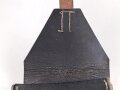 Ledertasche  Wehrmacht aus Ersatzmaterial , keine Markierungen. Ungereinigtes Stück, Maße etwa  14 x 22 x 3,5cm