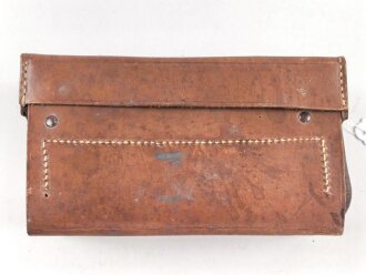 Koppeltasche für Sanitätspersonal. Keine Stempelung, Maße 17 x 6,5 x 9cm