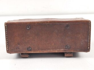 Koppeltasche für Sanitätspersonal. Keine Stempelung, Maße 17 x 6,5 x 9cm