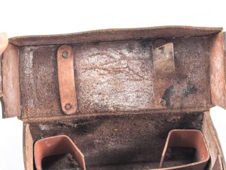 Koppeltasche für Sanitätspersonal. Keine Stempelung, Maße 17 x 6,5 x 9cm