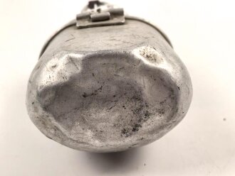 Ungarn, Feldflasche mit Becher, dieser datiert 1943