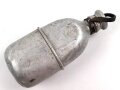 Ungarn, Feldflasche mit Becher, dieser datiert 1943