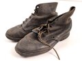 Paar benagelte Halbschuhe ohne Markierung. Ungereinigt, Sohlenlänge knapp28cm