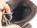 Paar benagelte Halbschuhe ohne Markierung. Ungereinigt, Sohlenlänge knapp28cm