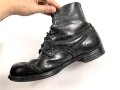 Paar unbenagelte Halbschuhe ohne Markierung. Ungereinigt, Sohlenlänge 28cm