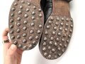 Paar benagelte Halbschuhe ohne Markierung. Ungereinigt, Sohlenlänge 30cm