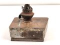 Petroleumbrenner mit 0,6 Liter Tank. Nummeriert, zum Einschieben und fixieren . Grundflächenmaße etwa 12 x 13,5cm. Funktion nicht geprüft
