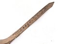 Trageriemen / Verbindungsriemen  Wehrmacht, ungeschwärztes Leder Breite 2,4cm, Gesamtlänge 64cm