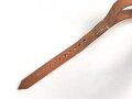 Trageriemen / Verbindungsriemen  Wehrmacht, ungeschwärztes Leder Breite 2,4cm, Gesamtlänge 64cm