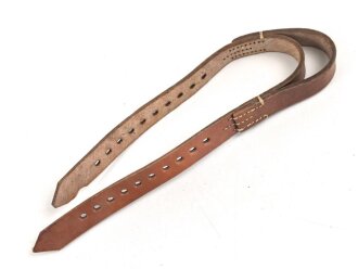 Trageriemen / Verbindungsriemen  Wehrmacht, ungeschwärztes Leder Breite 2,4cm, Gesamtlänge 64cm