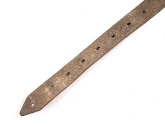 Schnallriemen  Wehrmacht, ungeschwärztes Leder Breite 1,9cm, Gesamtlänge 32cm