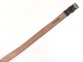Schnallriemen  Wehrmacht, geschwärztes Leder Breite 2,5cm, Gesamtlänge 91cm, Kammerstück
