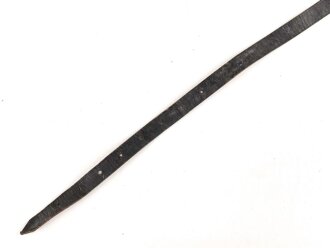 Schnallriemen  Wehrmacht, geschwärztes Leder Breite knapp 2cm, Gesamtlänge 135cm