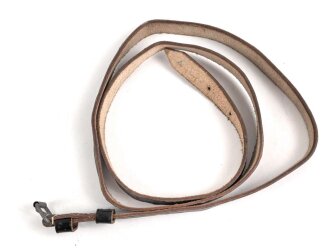 Schnallriemen  Wehrmacht, geschwärztes Leder Breite knapp 2cm, Gesamtlänge 135cm