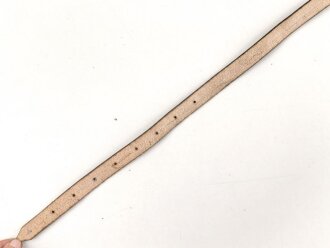 Schnallriemen  Wehrmacht, geschwärztes Leder Breite knapp 2cm, Gesamtlänge 135cm