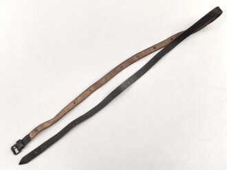 Schnallriemen  Wehrmacht, geschwärztes Leder Breite knapp 2cm, Gesamtlänge 150cm