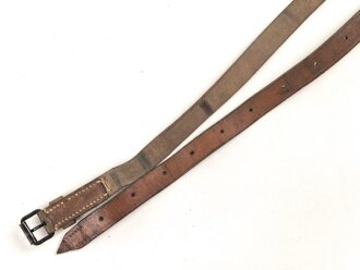Schnallriemen  Wehrmacht, ungeschwärztes Leder Breite knapp 2cm, Gesamtlänge 144cm