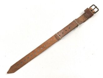 Schnallriemen  Wehrmacht, ungeschwärztes Leder Breite knapp 2cm, Gesamtlänge 31cm