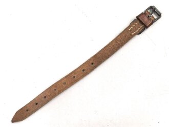 Schnallriemen  Wehrmacht, ungeschwärztes Leder Breite knapp 2cm, Gesamtlänge 30cm