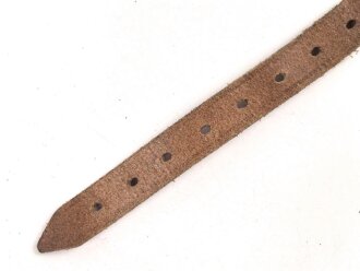 Schnallriemen  Wehrmacht, ungeschwärztes Leder Breite knapp 2cm, Gesamtlänge 30cm