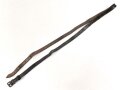 Schnallriemen   geschwärztes Leder Breite knapp 2cm, Gesamtlänge 162cm. Vermutlich keine deutsche Fertigung